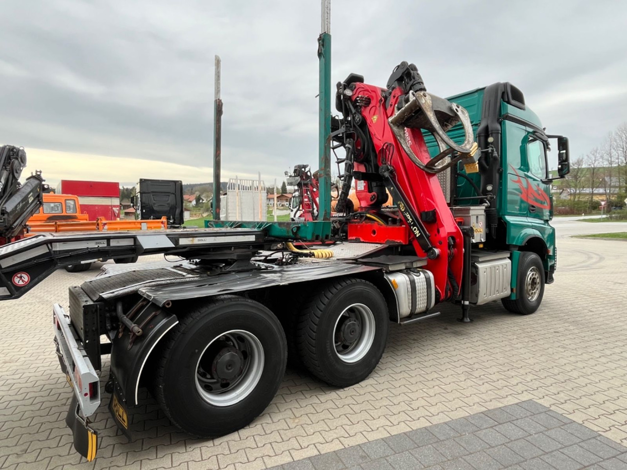 Mercedes-Benz Arocs 2663 6x4 mit Epsilon S260Z Langholzkran - Tractor truck: picture 2 Mercedes-Benz Arocs 2663 6x4 mit Epsilon S260Z Langholzkran - Tractor truck: picture 2