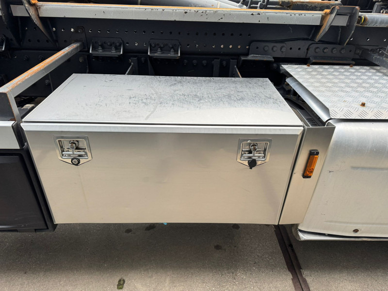 Hook lift truck DAF XF 440 SC / 6X2 / VDL Hook / TUV: 6-2026 / NL truck: picture 15 Hook lift truck DAF XF 440 SC / 6X2 / VDL Hook / TUV: 6-2026 / NL truck: picture 15