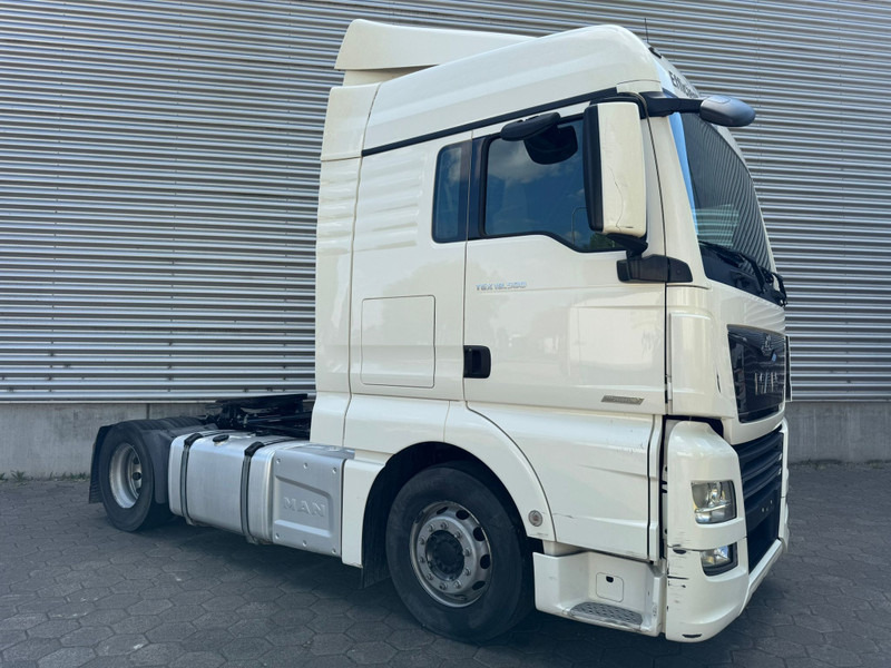MAN TGX 18.500 XLX / Intarder / Roof Klima / 2 Tanks - Tractor truck: picture 2 MAN TGX 18.500 XLX / Intarder / Roof Klima / 2 Tanks - Tractor truck: picture 2