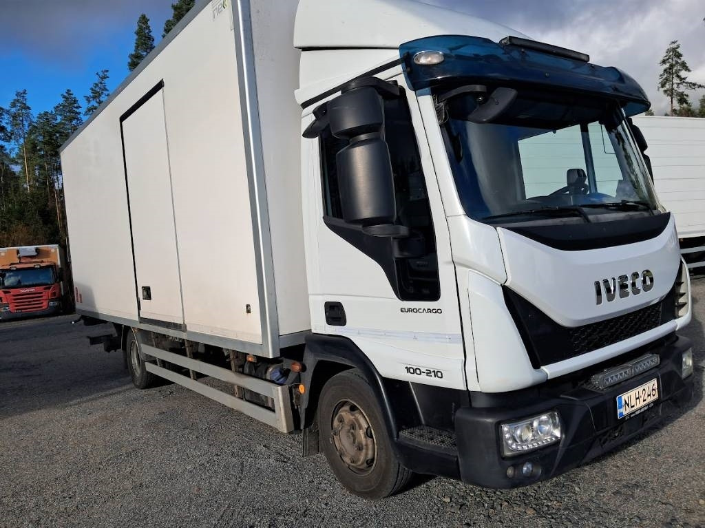 Iveco Eurocargo 100 E21 - Box truck: picture 2 Iveco Eurocargo 100 E21 - Box truck: picture 2