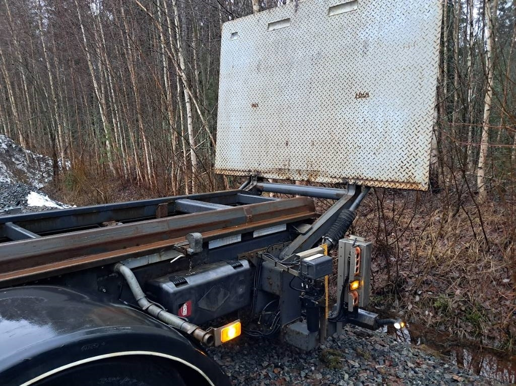 Container transporter/ Swap body truck Volvo FH 13 500: picture 7