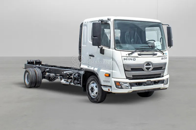 Cab chassis truck Hino 500 FD 4x2 Chassis: picture 1