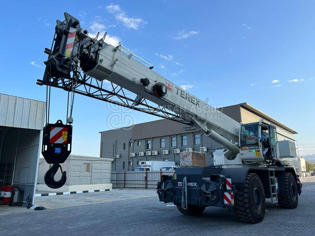 TEREX RT1070 70-ton Capacity Class Rough Terrain crane MY23 - Rough terrain crane: picture 1 TEREX RT1070 70-ton Capacity Class Rough Terrain crane MY23 - Rough terrain crane: picture 1