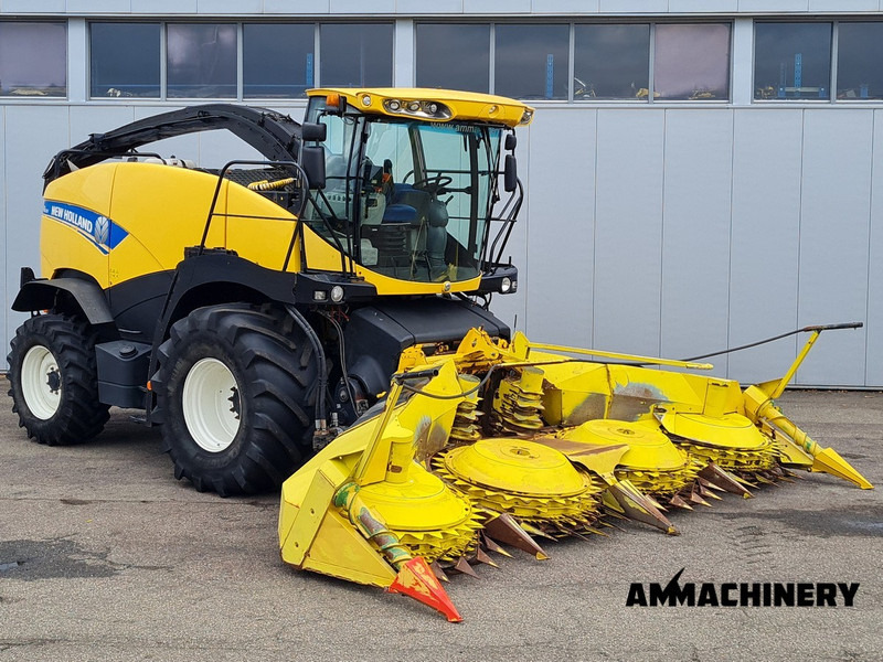 New Holland FR600 - Forage harvester: picture 3 New Holland FR600 - Forage harvester: picture 3