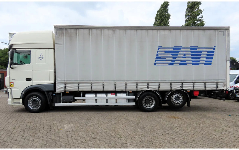 DAF XF 530 6x2 Frigo, lift roof, moving axel, P-cooling, etc - Curtain side truck: picture 2 DAF XF 530 6x2 Frigo, lift roof, moving axel, P-cooling, etc - Curtain side truck: picture 2