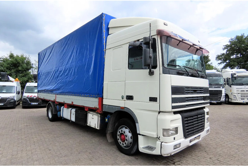 DAF XF 95.430 Manual diesel injection! Manual gearbox! - Curtain side truck: picture 1 DAF XF 95.430 Manual diesel injection! Manual gearbox! - Curtain side truck: picture 1