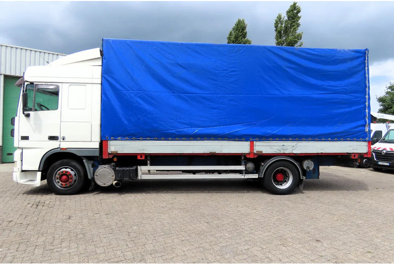 DAF XF 95.430 Manual diesel injection! Manual gearbox! - Curtain side truck: picture 3 DAF XF 95.430 Manual diesel injection! Manual gearbox! - Curtain side truck: picture 3