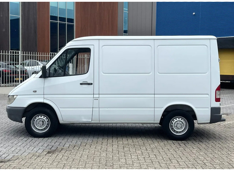 Mercedes-Benz Sprinter 208 3 seats. Very good bus! 100% engine and gearbox! France use - Panel van: picture 4 Mercedes-Benz Sprinter 208 3 seats. Very good bus! 100% engine and gearbox! France use - Panel van: picture 4