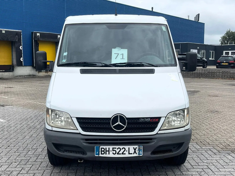 Mercedes-Benz Sprinter 208 3 seats. Very good bus! 100% engine and gearbox! France use - Panel van: picture 2 Mercedes-Benz Sprinter 208 3 seats. Very good bus! 100% engine and gearbox! France use - Panel van: picture 2