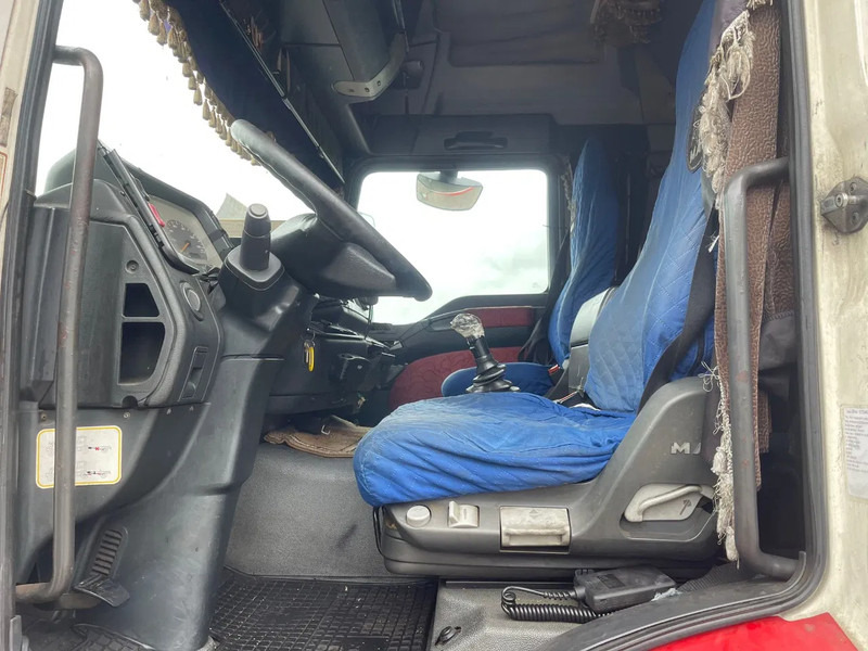 MAN TGA 18.410 EURO2 , Manual injection, FRIGO - Tractor truck: picture 5 MAN TGA 18.410 EURO2 , Manual injection, FRIGO - Tractor truck: picture 5