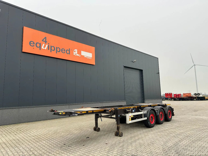 Burg 20FT ADR (EX/II, EX/III, FL, AT) Chassis, Leergewicht : 3.690kg, SAF INTRADISC, 2x Liftachse, NL-Chassis - Container transporter/ Swap body semi-trailer: picture 1 Burg 20FT ADR (EX/II, EX/III, FL, AT) Chassis, Leergewicht : 3.690kg, SAF INTRADISC, 2x Liftachse, NL-Chassis - Container transporter/ Swap body semi-trailer: picture 1