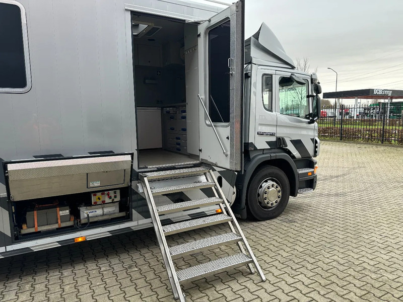 Scania P230 TOP: multifunct. ruimte met airco (camper?), 22kVA generator, hydr. steunpoten, beloopbaar dak, keuken, APK 10-2026 - Truck: picture 4 Scania P230 TOP: multifunct. ruimte met airco (camper?), 22kVA generator, hydr. steunpoten, beloopbaar dak, keuken, APK 10-2026 - Truck: picture 4