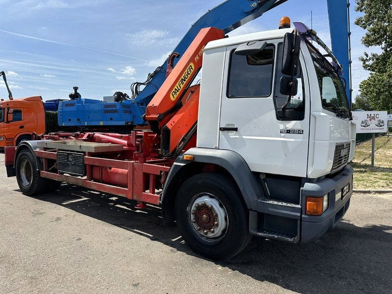 MAN 18.284 HOOKLIFT + CRANE PALFINGER PK 11001 A - TÜV 05/2026 - STEEL SPRING / BLATT / LAMES - BE TRUCK - Hook lift truck, Crane truck: picture 2 MAN 18.284 HOOKLIFT + CRANE PALFINGER PK 11001 A - TÜV 05/2026 - STEEL SPRING / BLATT / LAMES - BE TRUCK - Hook lift truck, Crane truck: picture 2