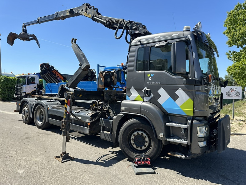Hook lift truck, Crane truck MAN TGS 26.320 6X2-4 BL EEV + CRANE EPSILON Q170Z95TR + GRABBER - LIFT/STEERING AXLE - *266.000km* - NL TRUCK: picture 1