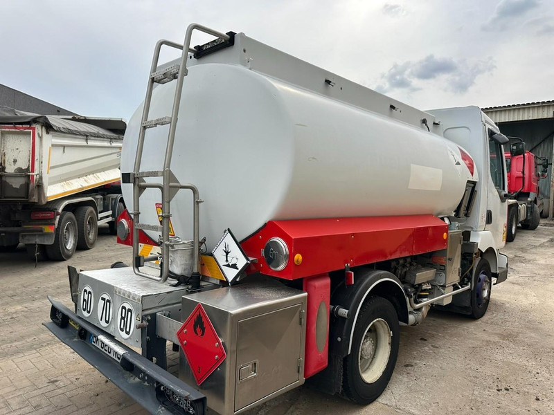 Renault MIDLUM 150 FUEL TANKER / CITERNE MAZOUT - 6500L - 3 COMPARTIMENTS - *ENGINE PROBLEM* - Tanker truck: picture 3 Renault MIDLUM 150 FUEL TANKER / CITERNE MAZOUT - 6500L - 3 COMPARTIMENTS - *ENGINE PROBLEM* - Tanker truck: picture 3
