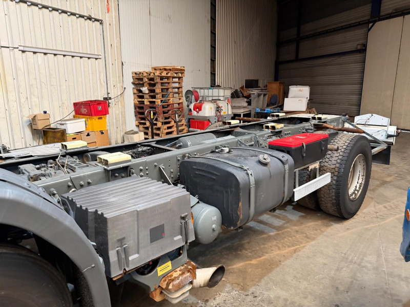 Scania P310 4x2 CHASSIS - ADR (ex tanker) - *322.000km* - AIR SUSPENSION - MANUAL - BE TRUCK - Tanker truck: picture 5 Scania P310 4x2 CHASSIS - ADR (ex tanker) - *322.000km* - AIR SUSPENSION - MANUAL - BE TRUCK - Tanker truck: picture 5