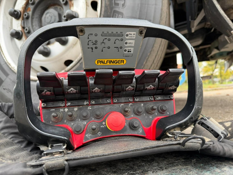 Hook lift truck Scania P400 6x4 ABROLLKIPPER + KRAN PALFINGER PK9001 EH - RETARDER - 5/6F + ROTATOR + RADIO - WB 3m90 - EURO 5 - HUB REDUCTION / SPRING - BE TRUCK: picture 9 Hook lift truck Scania P400 6x4 ABROLLKIPPER + KRAN PALFINGER PK9001 EH - RETARDER - 5/6F + ROTATOR + RADIO - WB 3m90 - EURO 5 - HUB REDUCTION / SPRING - BE TRUCK: picture 9