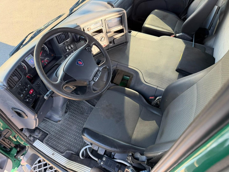 Hook lift truck Scania P400 6x4 ABROLLKIPPER + KRAN PALFINGER PK9001 EH - RETARDER - 5/6F + ROTATOR + RADIO - WB 3m90 - EURO 5 - HUB REDUCTION / SPRING - BE TRUCK: picture 11 Hook lift truck Scania P400 6x4 ABROLLKIPPER + KRAN PALFINGER PK9001 EH - RETARDER - 5/6F + ROTATOR + RADIO - WB 3m90 - EURO 5 - HUB REDUCTION / SPRING - BE TRUCK: picture 11