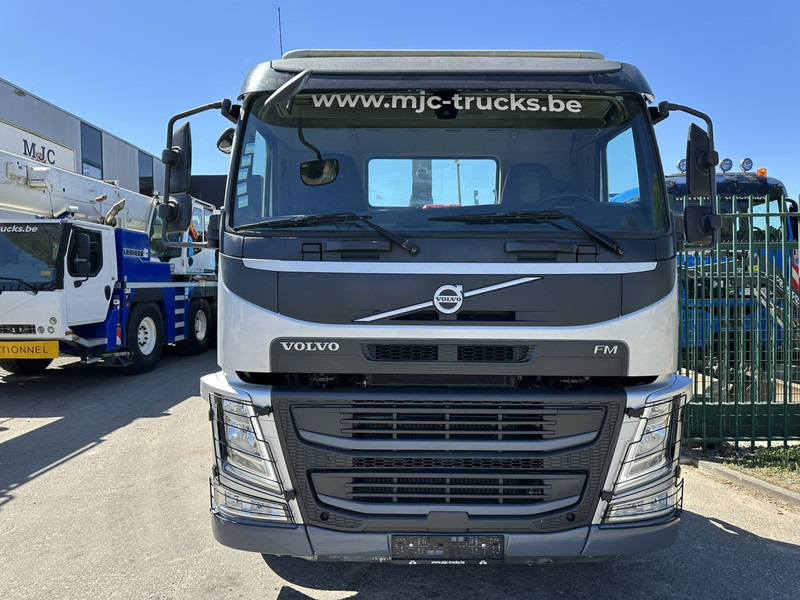 Volvo FM 420 6x4 AJK HOOKLIFT / HAAK 20T - 5760mm - WB 3m90 - *266.000km* - HUB REDUCTION / STEEL SUSPENSION - EURO 6 - BE TRUCK - Hook lift truck: picture 2 Volvo FM 420 6x4 AJK HOOKLIFT / HAAK 20T - 5760mm - WB 3m90 - *266.000km* - HUB REDUCTION / STEEL SUSPENSION - EURO 6 - BE TRUCK - Hook lift truck: picture 2