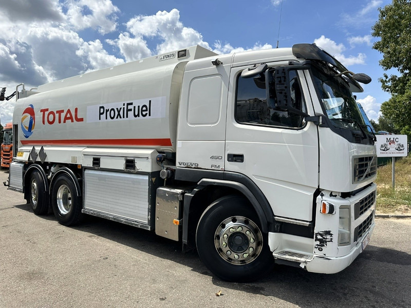 Volvo FM 450 6x2 19.000L - 5 COMP. FUEL TANKER / CITERNE - LIFT + STEERING AXLE - EURO 5 - - Tanker truck: picture 1 Volvo FM 450 6x2 19.000L - 5 COMP. FUEL TANKER / CITERNE - LIFT + STEERING AXLE - EURO 5 - - Tanker truck: picture 1
