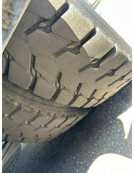 Dropside/ Flatbed truck, Crane truck Volvo FMX 330 8x4 TRIDEM PRITSCHE + KRAN EFFER 265 / 6S - PLATFORM 7m50 - EURO 6 - RADIO - *473.000km* - TÜV 05/2026 - BE TRUCK: picture 18 Dropside/ Flatbed truck, Crane truck Volvo FMX 330 8x4 TRIDEM PRITSCHE + KRAN EFFER 265 / 6S - PLATFORM 7m50 - EURO 6 - RADIO - *473.000km* - TÜV 05/2026 - BE TRUCK: picture 18