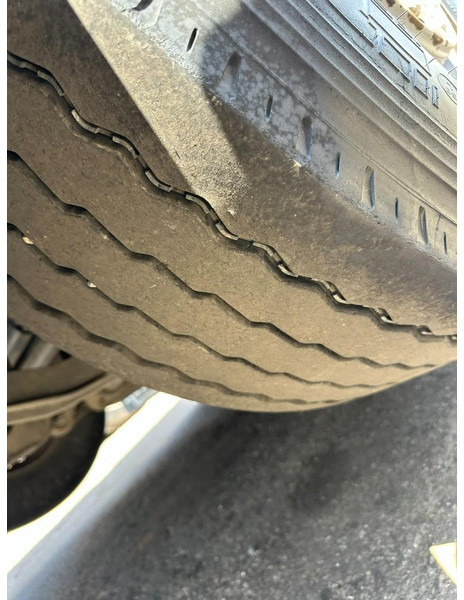 Dropside/ Flatbed truck, Crane truck Volvo FMX 330 8x4 TRIDEM PRITSCHE + KRAN EFFER 265 / 6S - PLATFORM 7m50 - EURO 6 - RADIO - *473.000km* - TÜV 05/2026 - BE TRUCK: picture 19 Dropside/ Flatbed truck, Crane truck Volvo FMX 330 8x4 TRIDEM PRITSCHE + KRAN EFFER 265 / 6S - PLATFORM 7m50 - EURO 6 - RADIO - *473.000km* - TÜV 05/2026 - BE TRUCK: picture 19