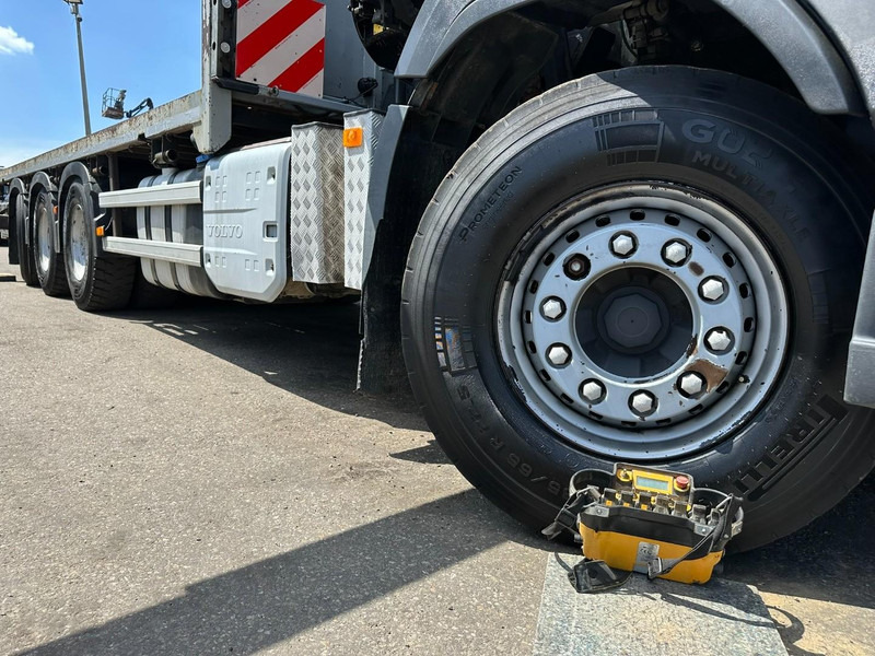 Dropside/ Flatbed truck, Crane truck Volvo FMX 330 8x4 TRIDEM PRITSCHE + KRAN EFFER 265 / 6S - PLATFORM 7m50 - EURO 6 - RADIO - *473.000km* - TÜV 05/2026 - BE TRUCK: picture 16 Dropside/ Flatbed truck, Crane truck Volvo FMX 330 8x4 TRIDEM PRITSCHE + KRAN EFFER 265 / 6S - PLATFORM 7m50 - EURO 6 - RADIO - *473.000km* - TÜV 05/2026 - BE TRUCK: picture 16