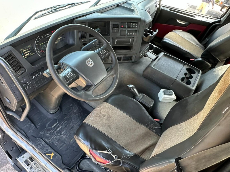 Dropside/ Flatbed truck, Crane truck Volvo FMX 330 8x4 TRIDEM PRITSCHE + KRAN EFFER 265 / 6S - PLATFORM 7m50 - EURO 6 - RADIO - *473.000km* - TÜV 05/2026 - BE TRUCK: picture 11 Dropside/ Flatbed truck, Crane truck Volvo FMX 330 8x4 TRIDEM PRITSCHE + KRAN EFFER 265 / 6S - PLATFORM 7m50 - EURO 6 - RADIO - *473.000km* - TÜV 05/2026 - BE TRUCK: picture 11