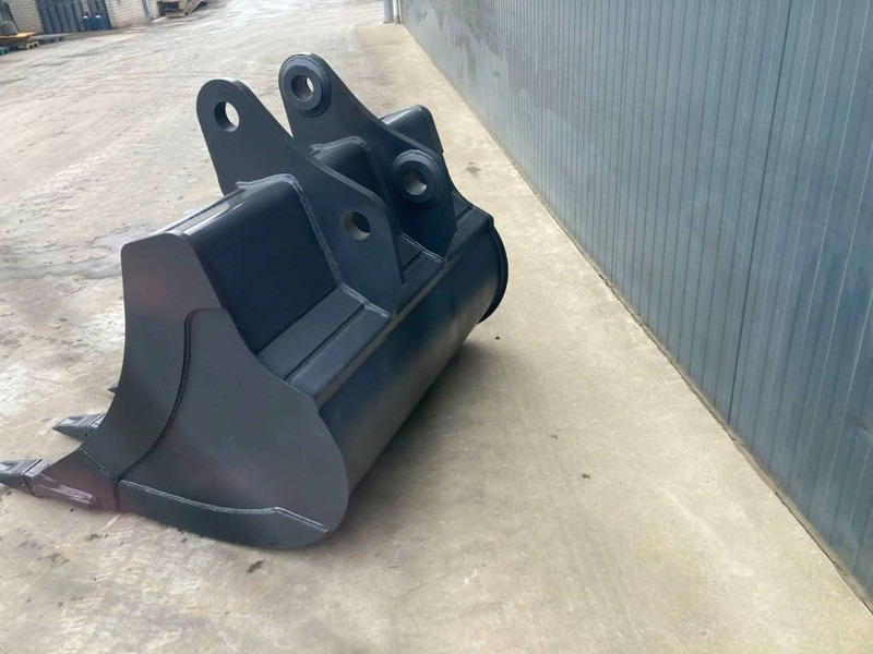 Hyundai R220 - Bucket for Construction machinery: picture 4 Hyundai R220 - Bucket for Construction machinery: picture 4