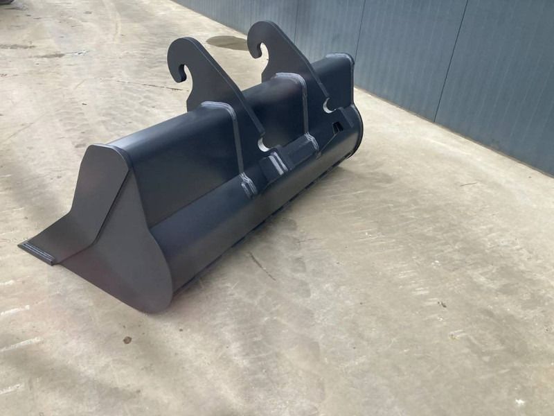 Smitma CW30 1.80m - Bucket for Construction machinery: picture 2 Smitma CW30 1.80m - Bucket for Construction machinery: picture 2