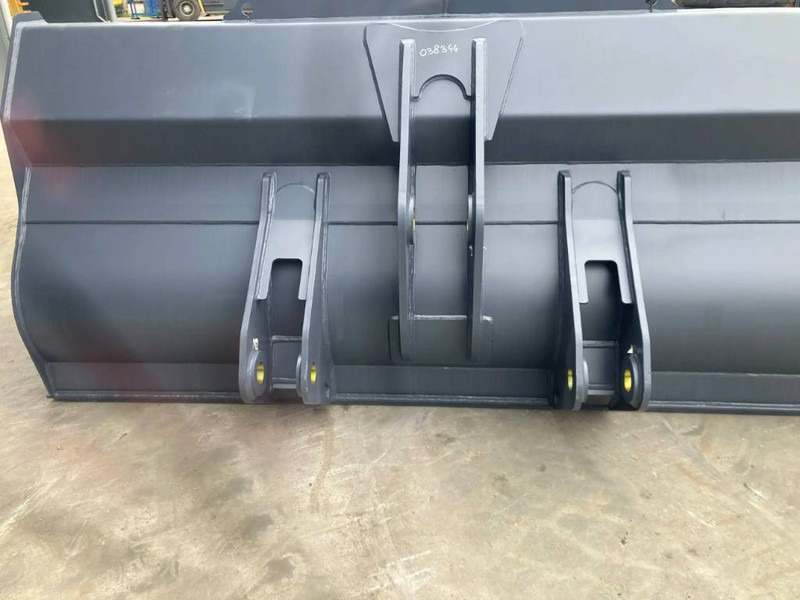Volvo L110H - Bucket for Construction machinery: picture 3 Volvo L110H - Bucket for Construction machinery: picture 3