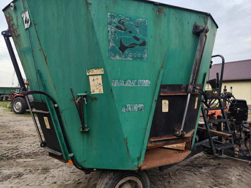Auto-Agro T-011 - Forage mixer wagon: picture 4 Auto-Agro T-011 - Forage mixer wagon: picture 4