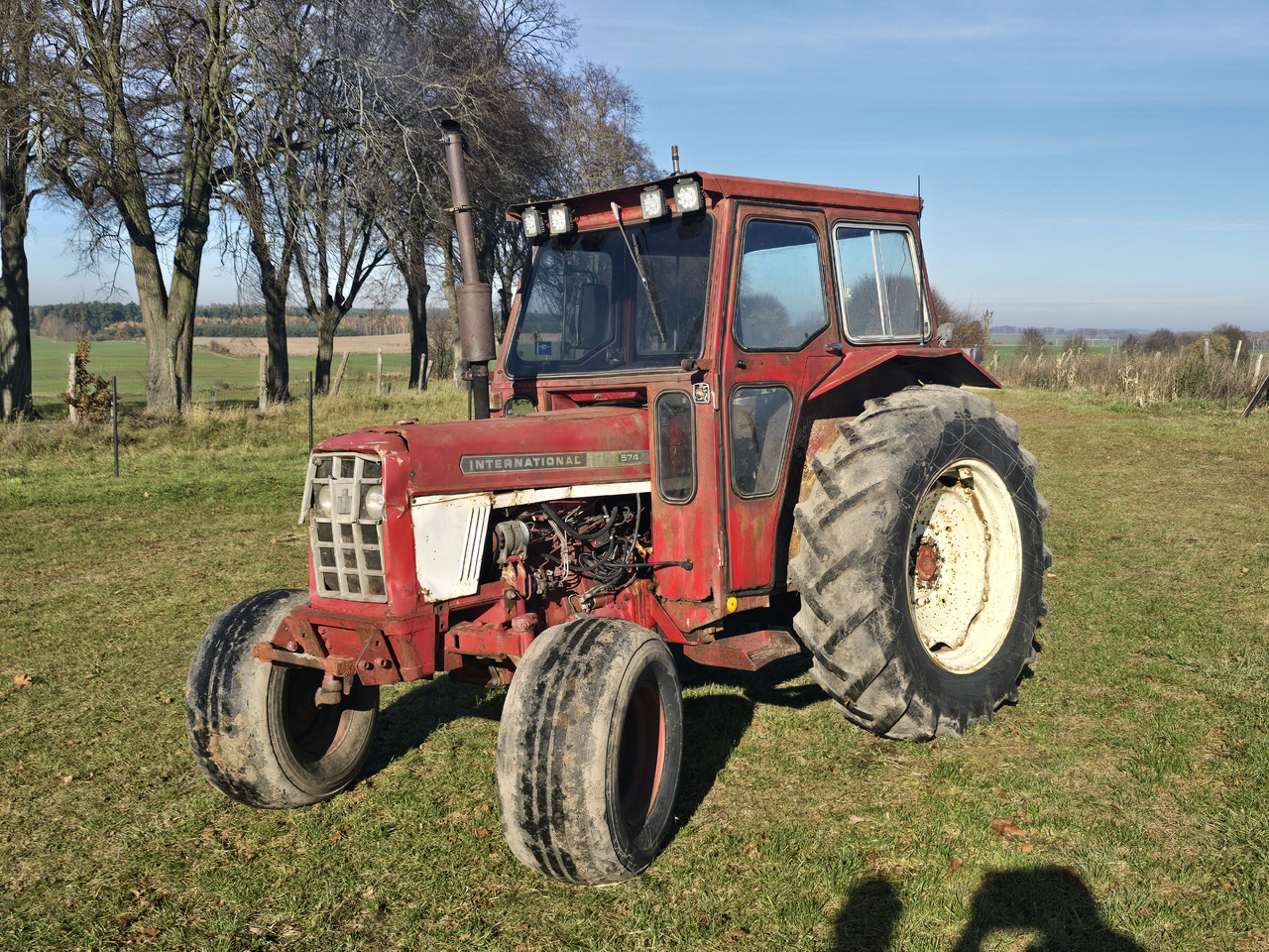 INTERNATIONAL 574 - Farm tractor: picture 1 INTERNATIONAL 574 - Farm tractor: picture 1