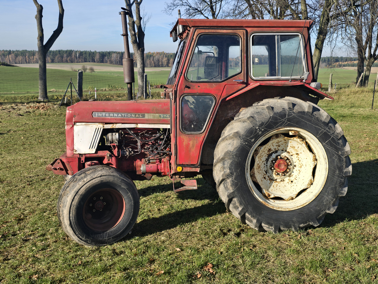 INTERNATIONAL 574 - Farm tractor: picture 3 INTERNATIONAL 574 - Farm tractor: picture 3