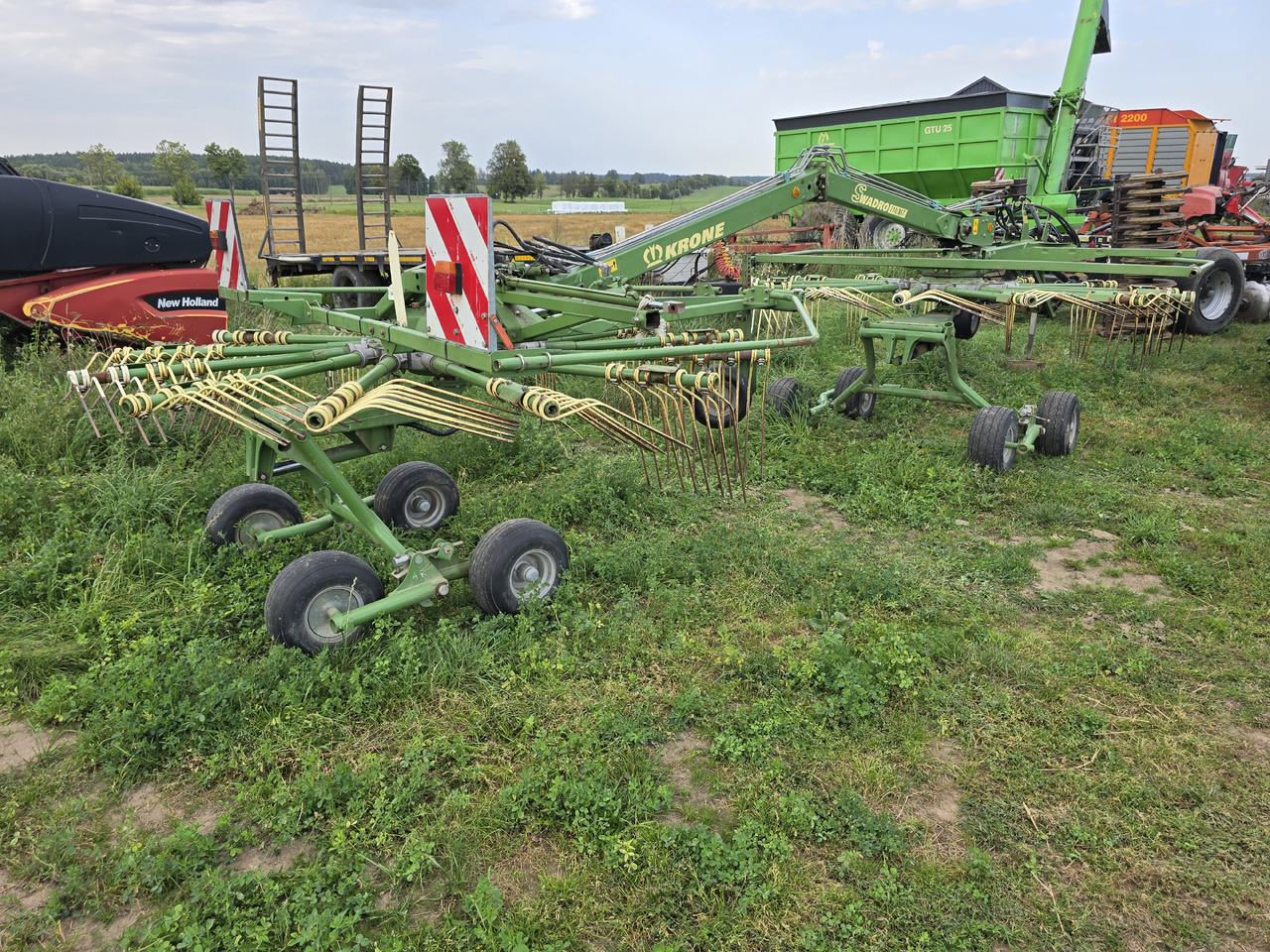 KRONE Swadro 710/26T - Tedder/ Rake: picture 1 KRONE Swadro 710/26T - Tedder/ Rake: picture 1