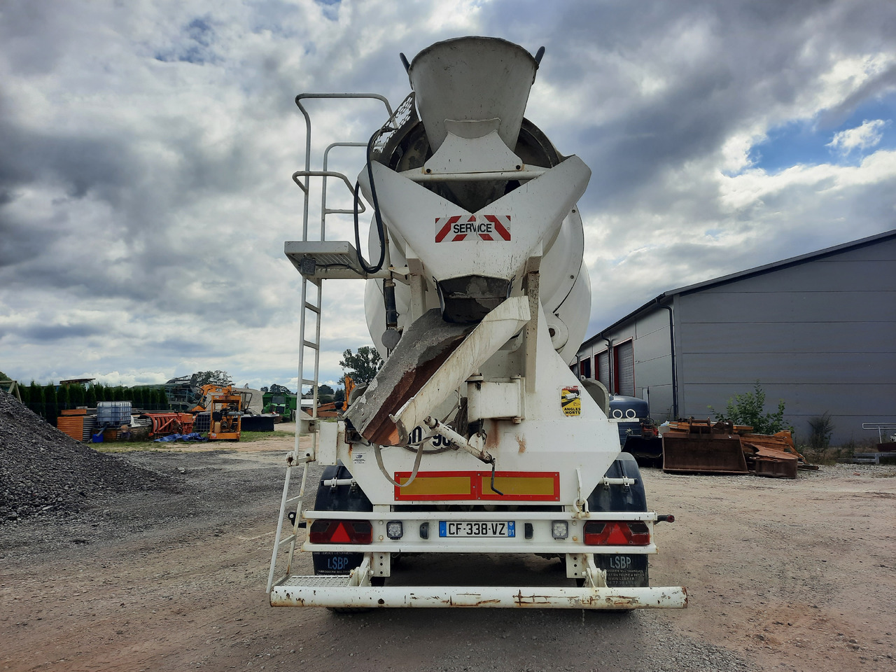 LIEBHERR 10 m3 - Concrete mixer semi-trailer: picture 5 LIEBHERR 10 m3 - Concrete mixer semi-trailer: picture 5