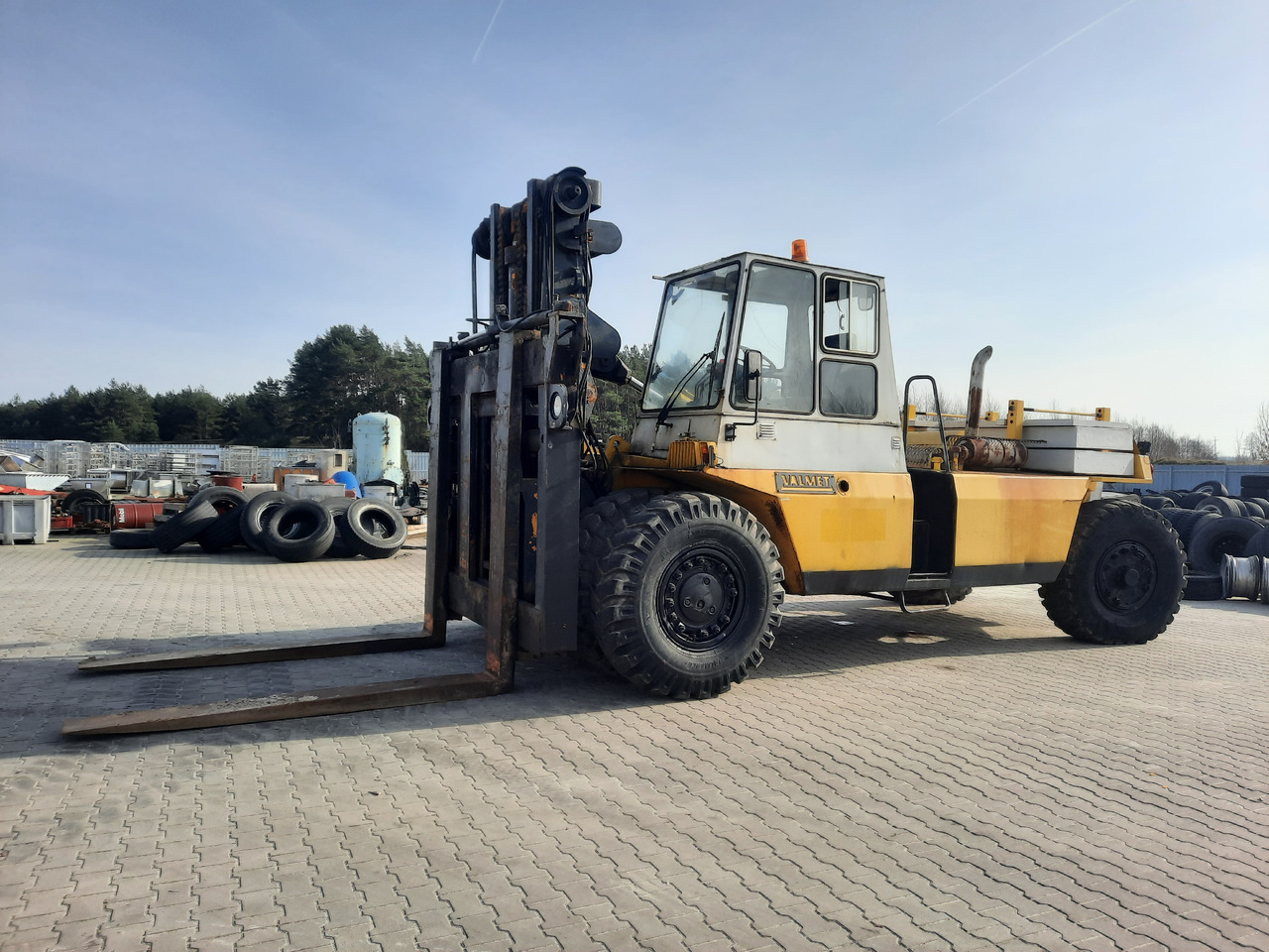 Valmet TD2712 - A25036 - Container handler: picture 1 Valmet TD2712 - A25036 - Container handler: picture 1