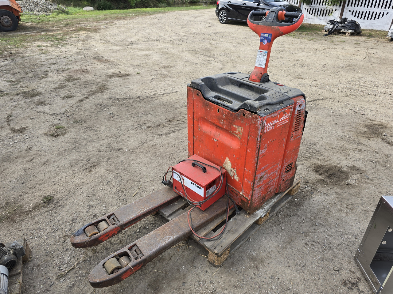 Linde - Pallet truck: picture 1 Linde - Pallet truck: picture 1