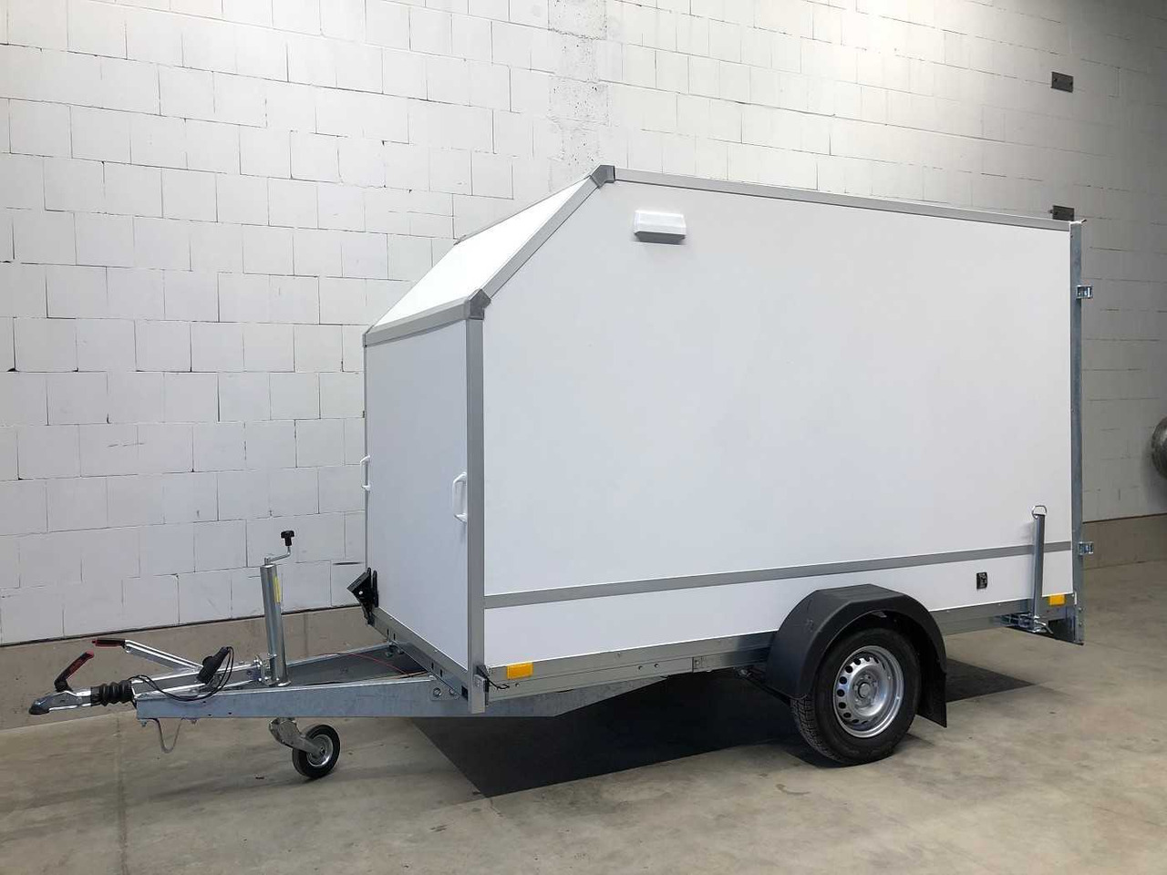 BLYSS F1330HD Seitentür,Fenster,Aero Kofferanhänger - Closed box trailer: picture 4 BLYSS F1330HD Seitentür,Fenster,Aero Kofferanhänger - Closed box trailer: picture 4