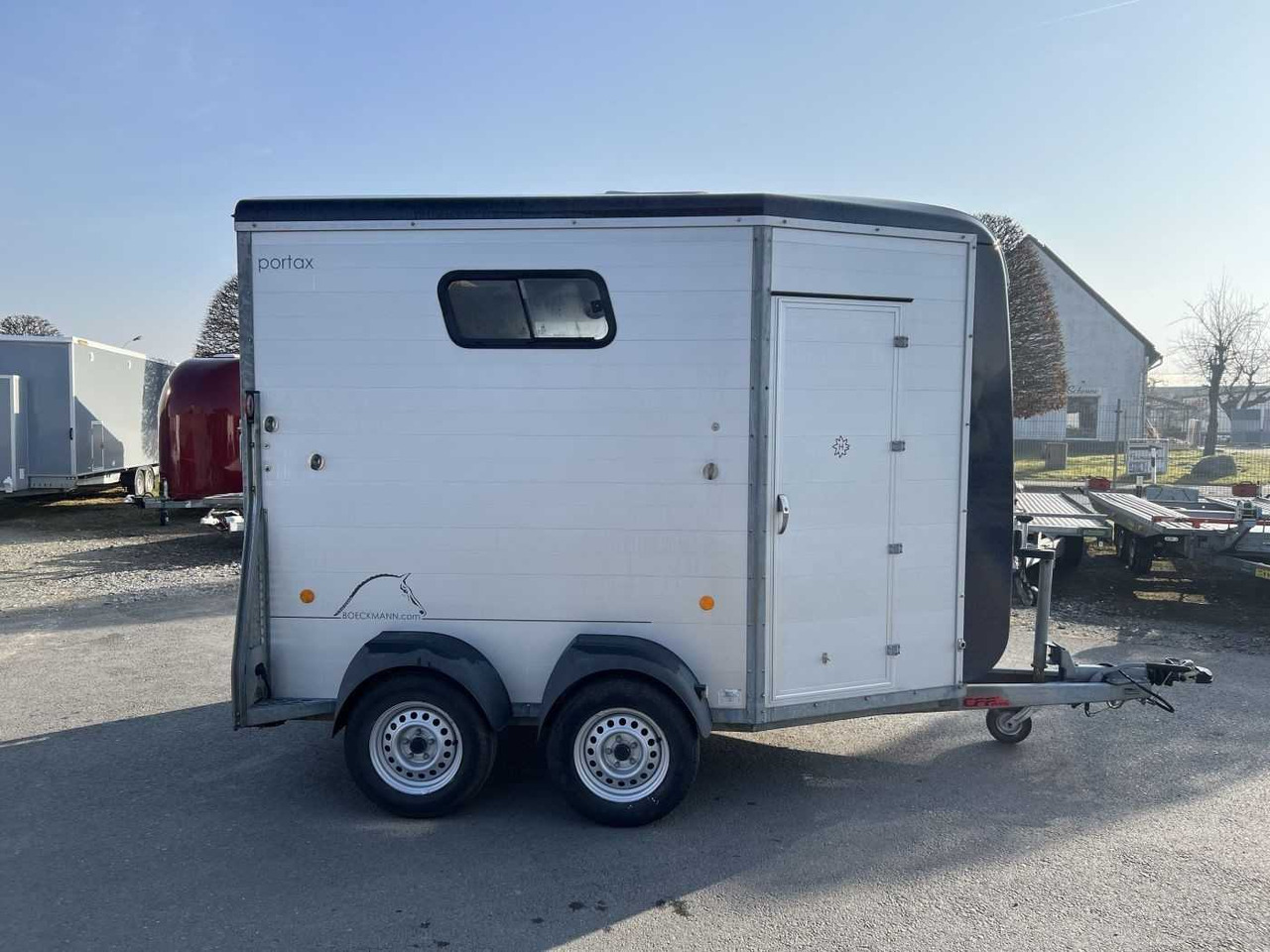 BOECKMANN Portax E blau SK Pferdeanhänger - Horse trailer: picture 2 BOECKMANN Portax E blau SK Pferdeanhänger - Horse trailer: picture 2