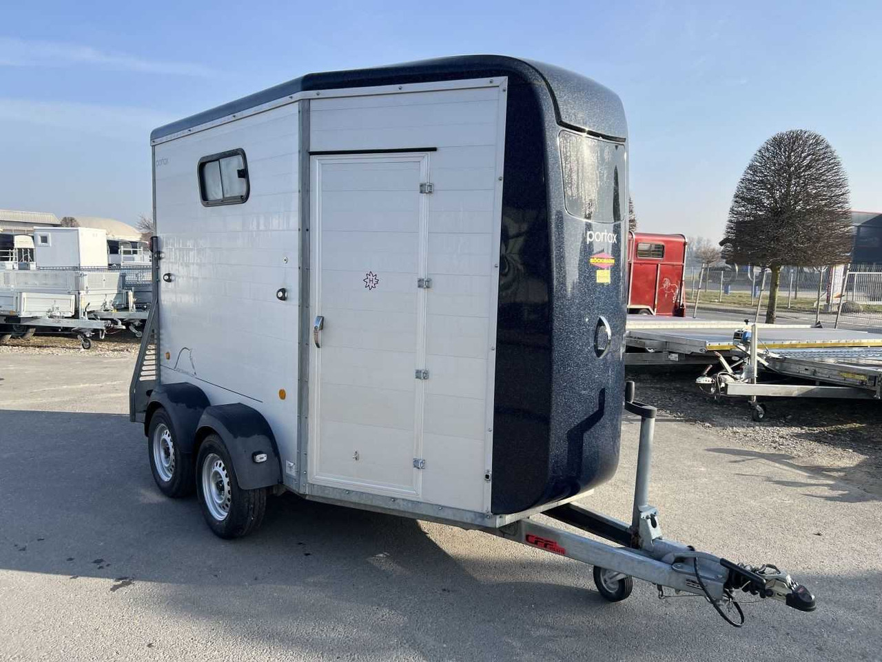 BOECKMANN Portax E blau SK Pferdeanhänger - Horse trailer: picture 1 BOECKMANN Portax E blau SK Pferdeanhänger - Horse trailer: picture 1