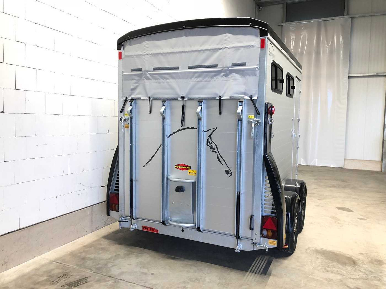 New Horse trailer BOECKMANN Portax L SR Zw-Tür Video Pferdeanhänger: picture 25
