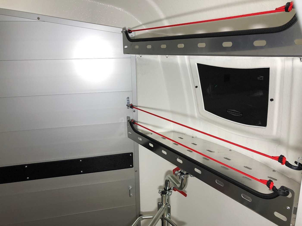 New Horse trailer BOECKMANN Portax L SR Zw-Tür Video Pferdeanhänger: picture 18