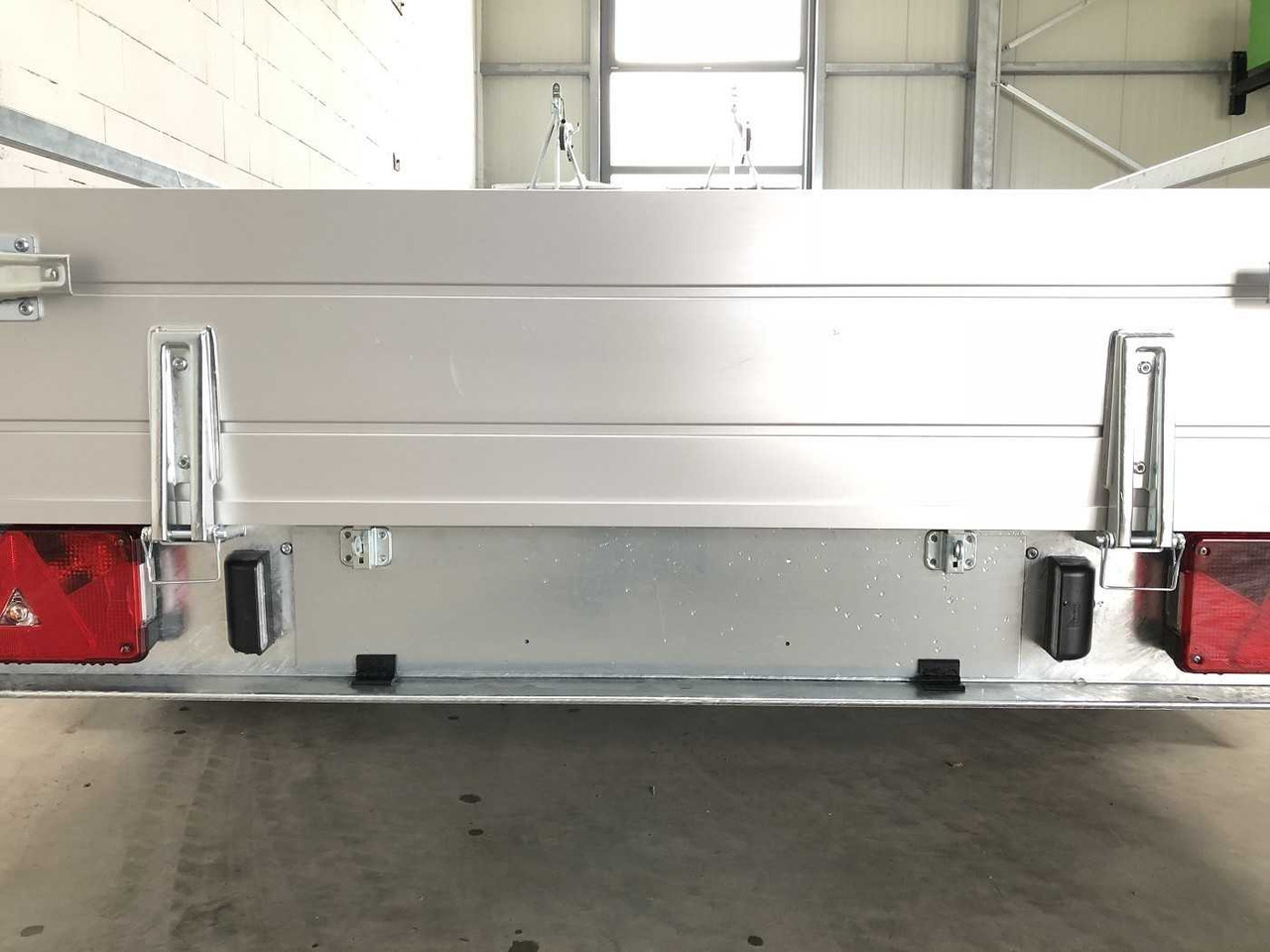 SARIS McAlu Pro 305 153 2000 2 Ramp Kastenanhänger geb - Car trailer: picture 5 SARIS McAlu Pro 305 153 2000 2 Ramp Kastenanhänger geb - Car trailer: picture 5