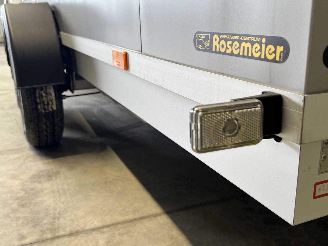 New Closed box trailer VEZEKO TK D 27.40 Flügeltüren+Seitenkl Promotionanhänger: picture 23