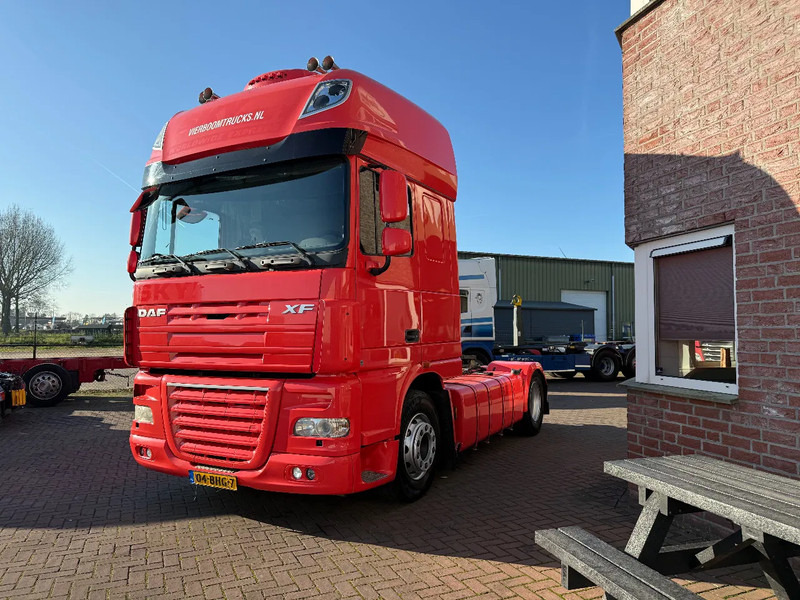 DAF XF 105.460 XF105-460 4X2 SUPERSPCECAB RETARDER - Tractor truck: picture 2 DAF XF 105.460 XF105-460 4X2 SUPERSPCECAB RETARDER - Tractor truck: picture 2