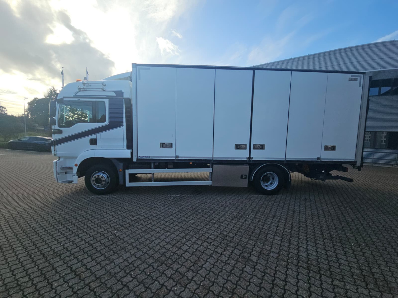 MAN TGM 15.290 - Box truck: picture 5 MAN TGM 15.290 - Box truck: picture 5