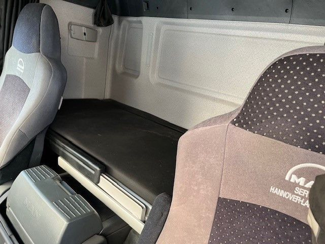MAN TGS 26.400 Baustoff LKW mit Ladekran Atlas 210.2  leasing MAN TGS 26.400 Baustoff LKW mit Ladekran Atlas 210.2: picture 23