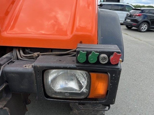 Tipper Mercedes-Benz Unimog 418/10 Winterdienst2000: picture 12 Tipper Mercedes-Benz Unimog 418/10 Winterdienst2000: picture 12