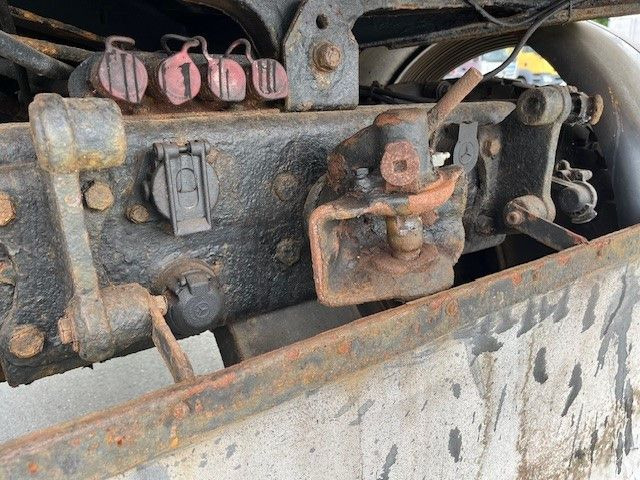 Tipper Mercedes-Benz Unimog 418/10 Winterdienst2000: picture 15 Tipper Mercedes-Benz Unimog 418/10 Winterdienst2000: picture 15